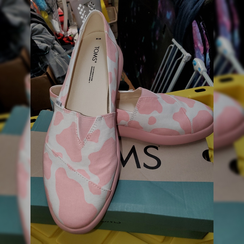 Toms Pink & White Camo Classic Slip-On Flats